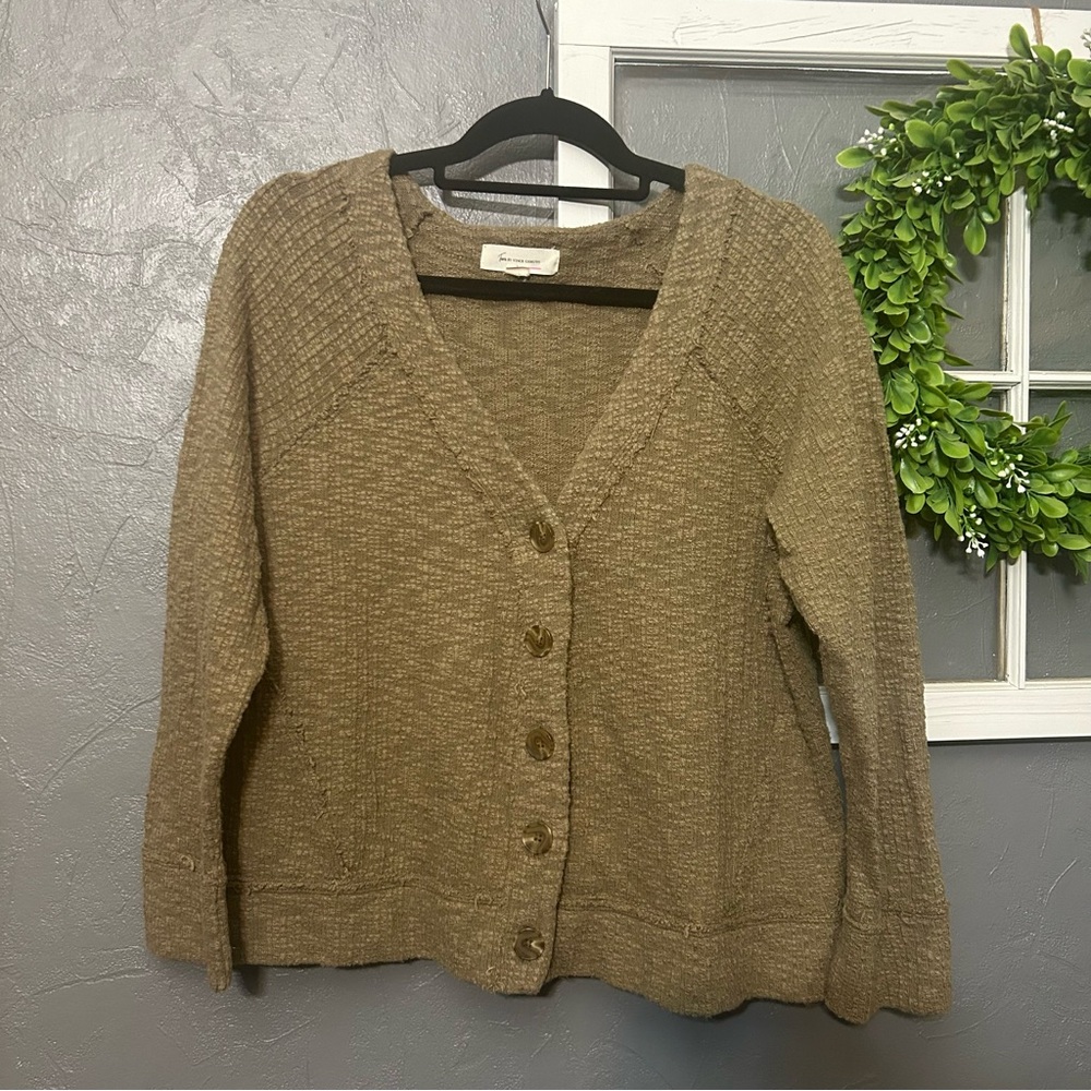 Vince Camuto olive green distressed Button-Up Cardigan large